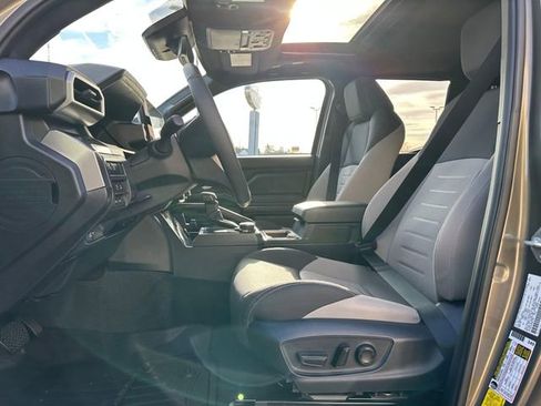 Used 2024 Toyota Tacoma TRD Off-Road image 10