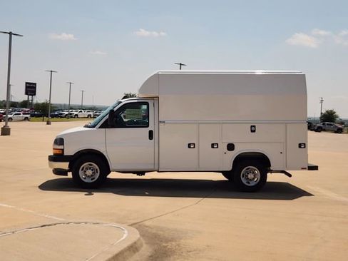 New 2025 Chevrolet Express 3500 w/ Power Convenience Package RWD image 5