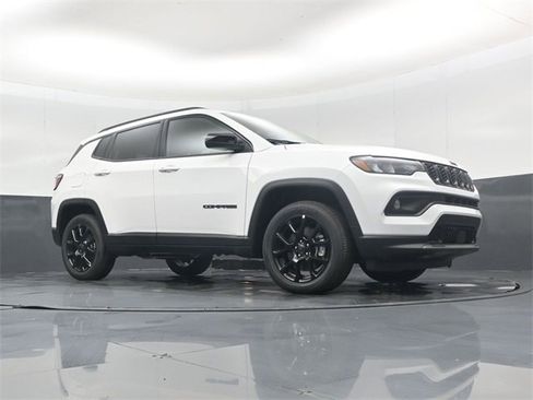 New 2026 Jeep Compass Latitude image 38
