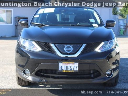 Used 2019 Nissan Rogue Sport SL w/ Premium Package image 2
