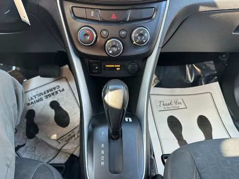 Used 2018 Chevrolet Trax LS image 17