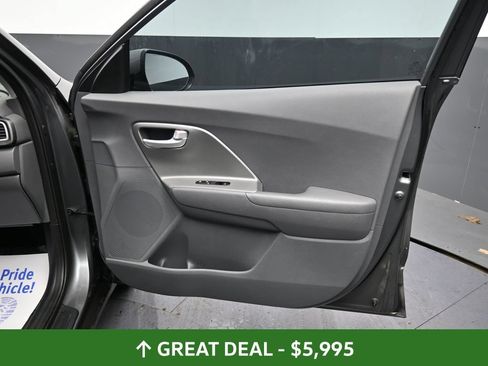 Used 2018 Kia Niro LX FWD image 18