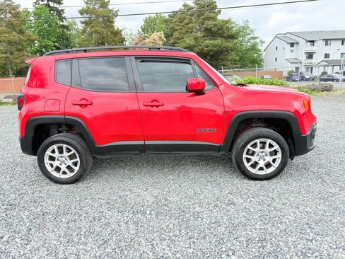 Used 2017 Jeep Renegade Latitude AWD/4WD image 6