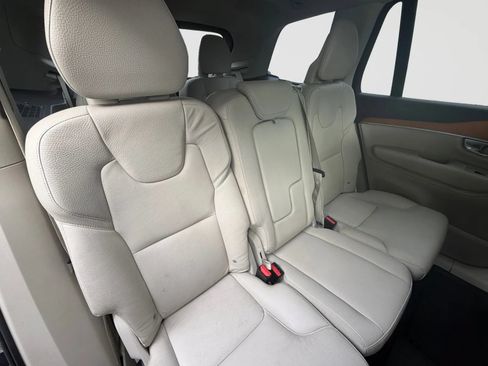 Used 2021 Volvo XC90 T6 Momentum w/ Advanced Package AWD/4WD image 19