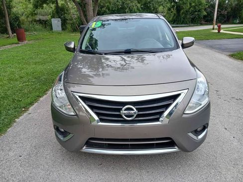 Used 2015 Nissan Versa w/ SL Tech Package FWD image 3