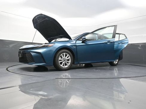 Certified 2025 Toyota Camry LE FWD image 40