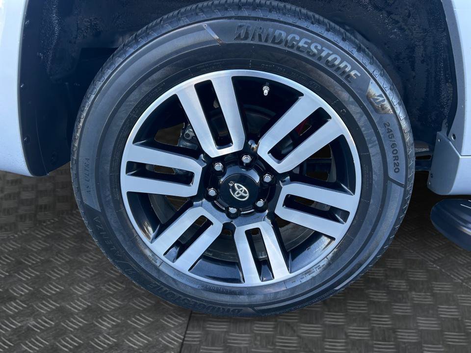 Used 2016 Toyota 4Runner Limited AWD/4WD image 27