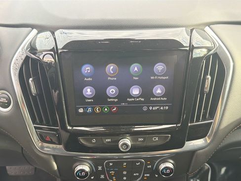 Used 2021 Chevrolet Traverse RS image 30