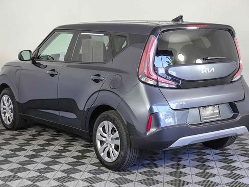 Used 2023 Kia Soul LX image 5