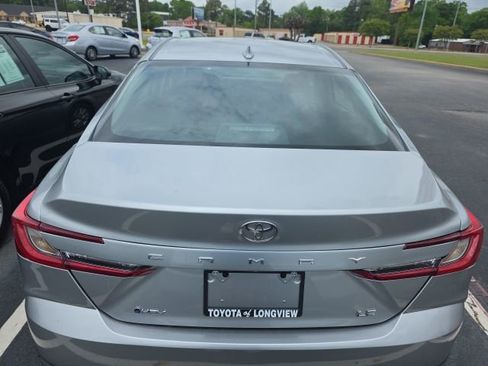 Used 2025 Toyota Camry LE FWD image 5