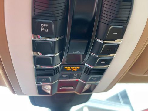 Used 2013 Porsche Panamera 4 Platinum Edition image 39