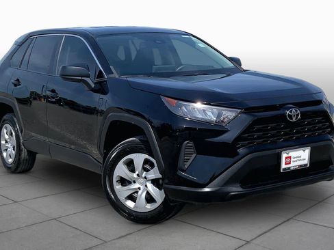 Used 2022 Toyota RAV4 LE FWD image 3