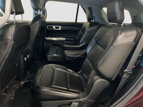 Used 2022 Ford Explorer XLT w/ Equipment Group 202A image 14