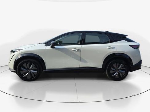 Used 2023 Nissan Ariya AWD image 9