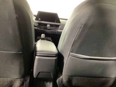 Used 2025 Toyota Prius LE FWD image 30