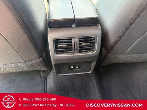 Certified 2024 Nissan Rogue SV FWD image 29