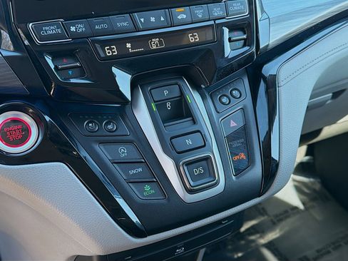 Used 2023 Honda Odyssey Elite image 16