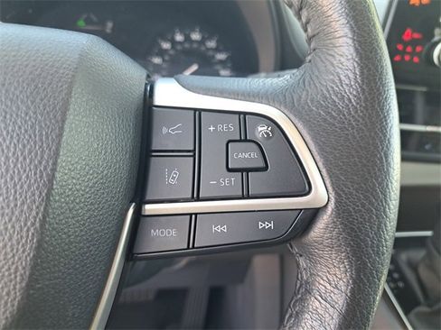 Used 2024 Toyota Sienna XLE image 22