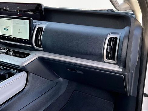 Certified 2025 Ford Expedition Max Active image 17