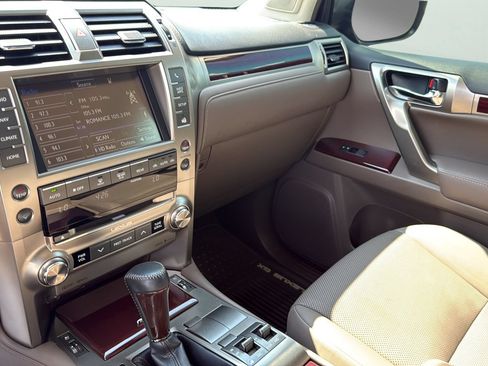 Used 2019 Lexus GX 460 Premium AWD/4WD image 19