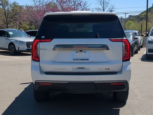 Used 2023 GMC Yukon XL AT4 w/ AT4 Premium Package image 4