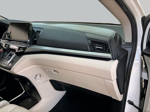 Certified 2025 Honda Odyssey EX-L image 18