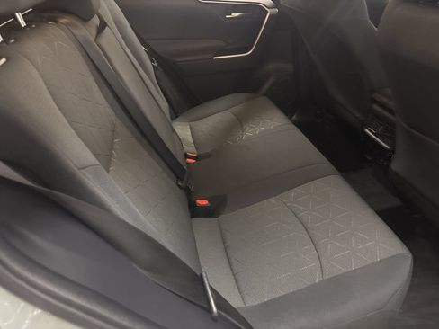 Used 2021 Toyota RAV4 XLE AWD/4WD image 26
