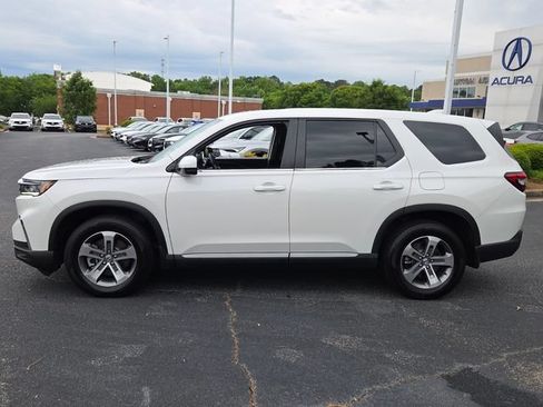 Used 2025 Honda Pilot EX-L image 8