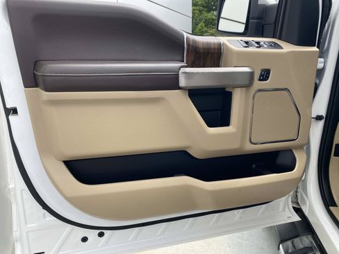 Used 2020 Ford F150 Lariat w/ Equipment Group 502A Luxury AWD/4WD image 16