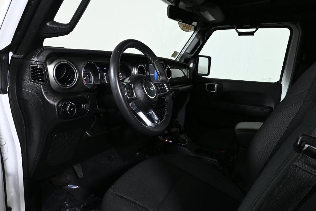 Used 2023 Jeep Wrangler Unlimited Sahara AWD/4WD image 15