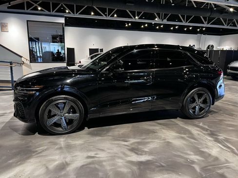 Used 2025 Genesis GV70 3.5T Sport w/ Sport Advanced Package AWD/4WD image 8