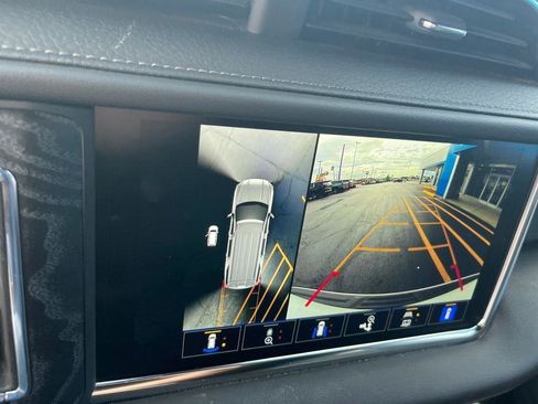 Used 2023 GMC Yukon Denali image 12