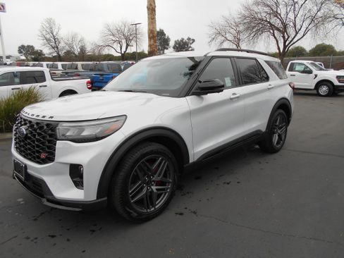 New 2026 Ford Explorer ST image 31