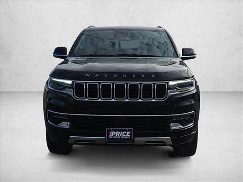 Used 2023 Jeep Wagoneer L Series III w/ Premium Group I image 2