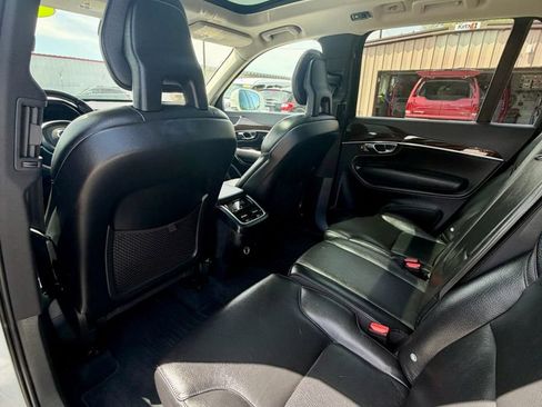 Used 2018 Volvo XC90 T6 Momentum w/ Momentum Plus Package AWD/4WD image 25