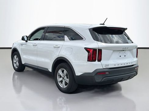 Used 2022 Kia Sorento LX FWD image 8