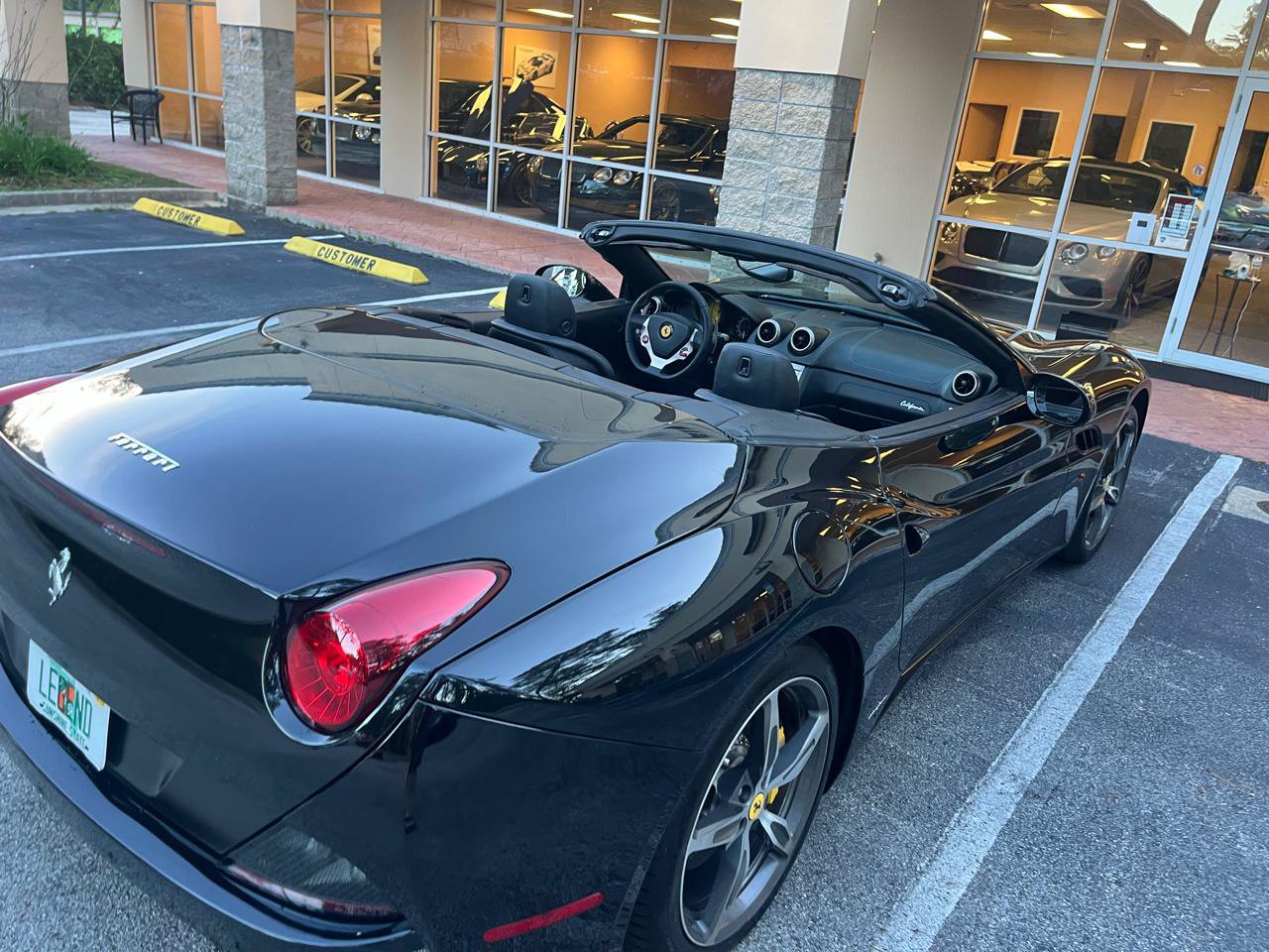 Used 2010 Ferrari California RWD image 5