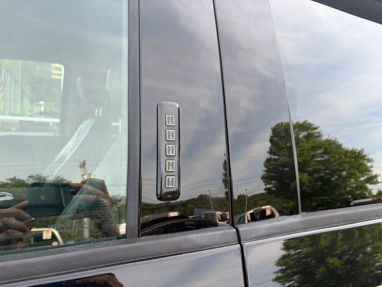Used 2019 Ford F350 Lariat w/ Lariat Ultimate Package AWD/4WD image 21