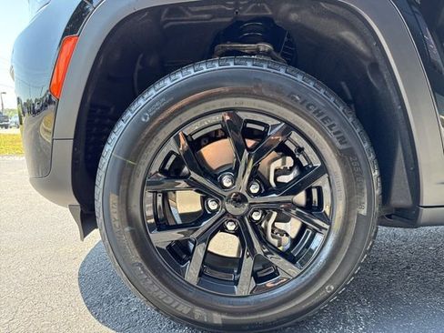 New 2026 Jeep Grand Cherokee L 4WD image 5