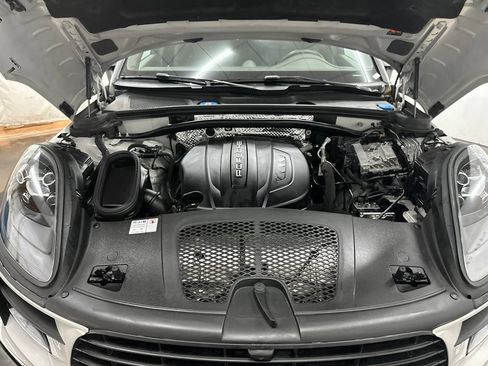 Used 2021 Porsche Macan AWD/4WD image 12