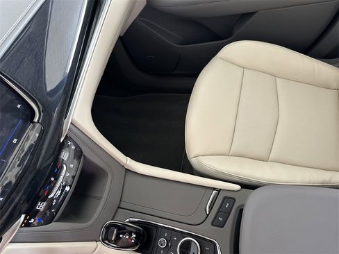 New 2025 Cadillac XT6 Premium Luxury image 25