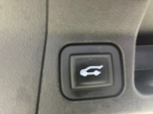 Used 2018 GMC Acadia SLE AWD/4WD image 34
