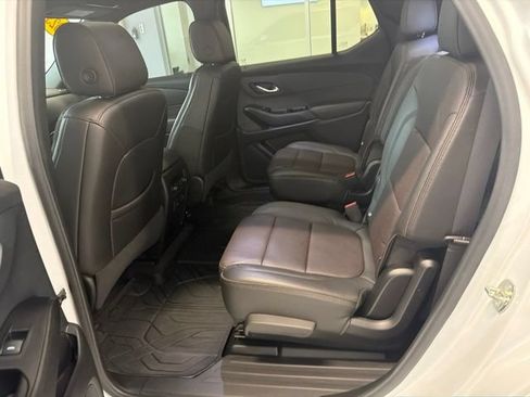 Used 2023 Chevrolet Traverse High Country AWD/4WD image 19