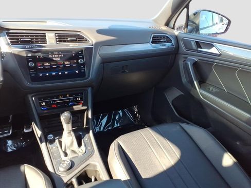 Used 2023 Volkswagen Tiguan SE R-Line image 14
