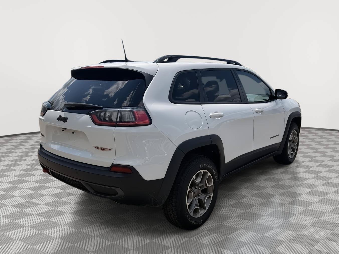 Used 2022 Jeep Cherokee Trailhawk w/ Sun, Sound & Nav Group AWD/4WD image 9