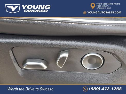 Certified 2024 Cadillac Escalade ESV Premium Luxury w/ LPO, Floor Liner Package AWD/4WD image 10