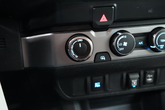 Used 2019 Toyota Tacoma SR5 AWD/4WD image 25