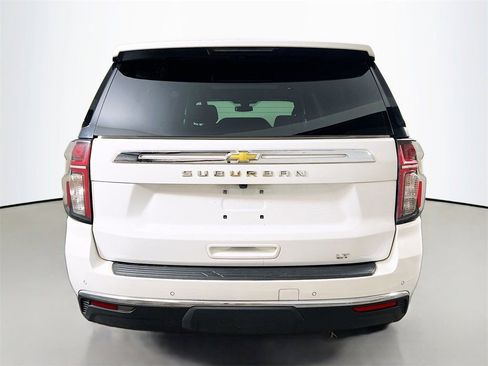 Used 2022 Chevrolet Suburban LT w/ LT Signature Plus Package image 6