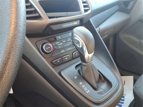 Used 2019 Ford Transit Connect XLT image 19