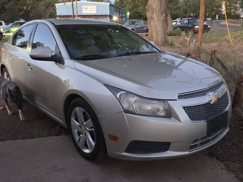 Used 2014 Chevrolet Cruze Diesel FWD image 2